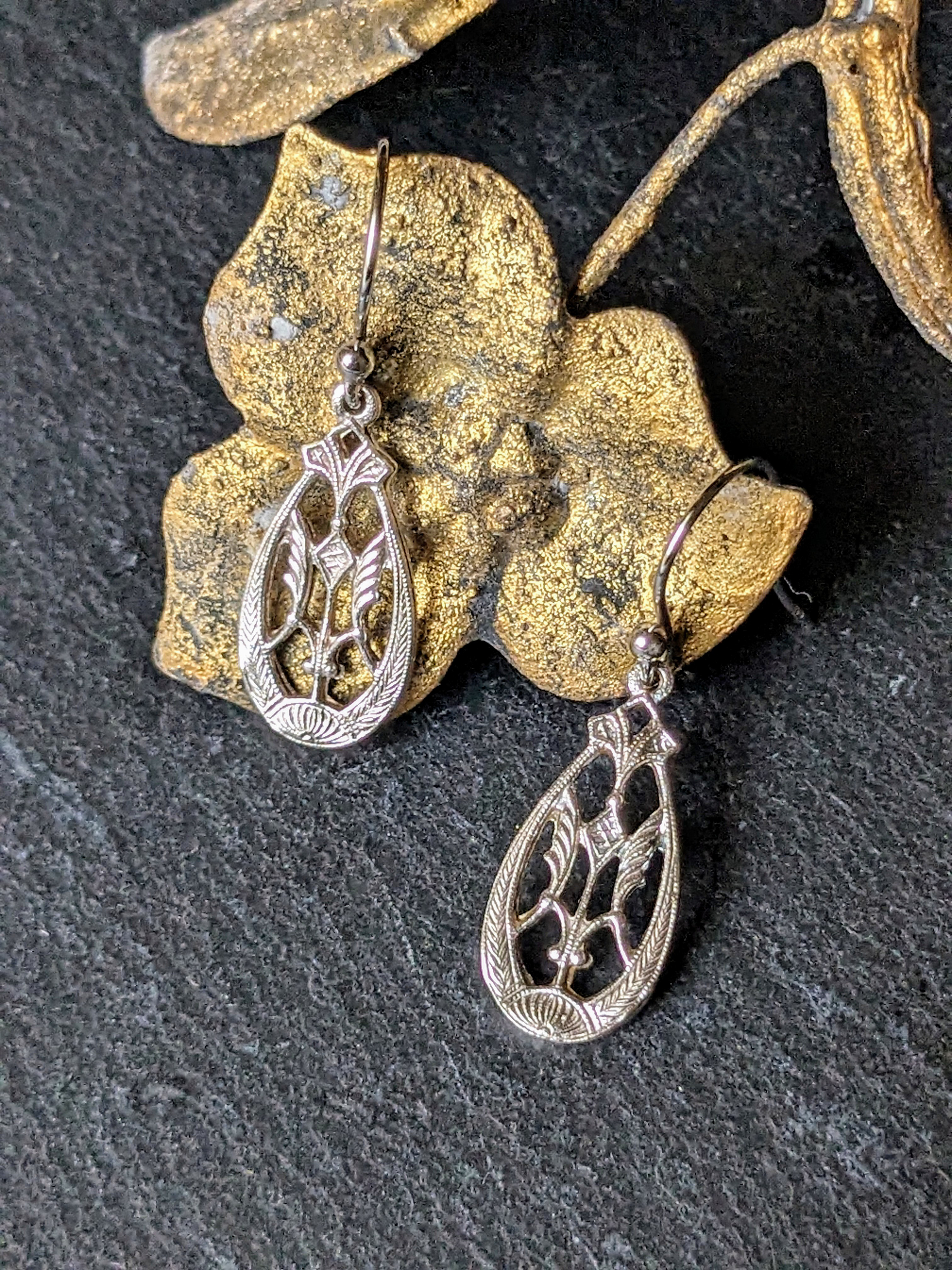 SV925 　ヴィンテージパターンドロップピアス　大人のアクセサリー　シンプル　シルバーピアス