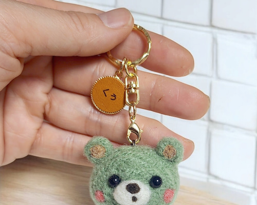 Aページ 白くまと茶ぐまキーホルダー ハンドメイド 羊毛フェルト 受注生産・プレゼントとしてもオススメ】羊毛フェルトのクマの