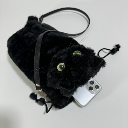 ぬいぐるみみたいな 黒猫さん巾着ポシェット スマホポシェット ミニ