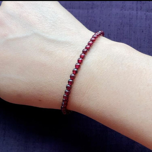 ガーネットブレスレット
