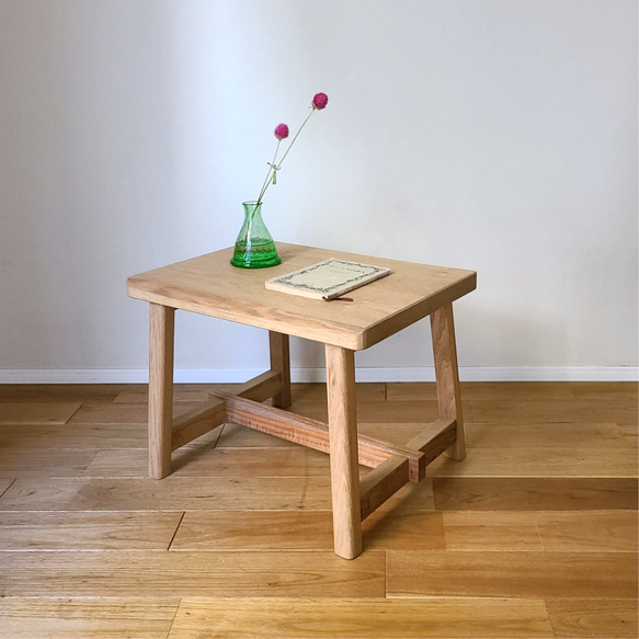 場所を取らないサイドテーブル