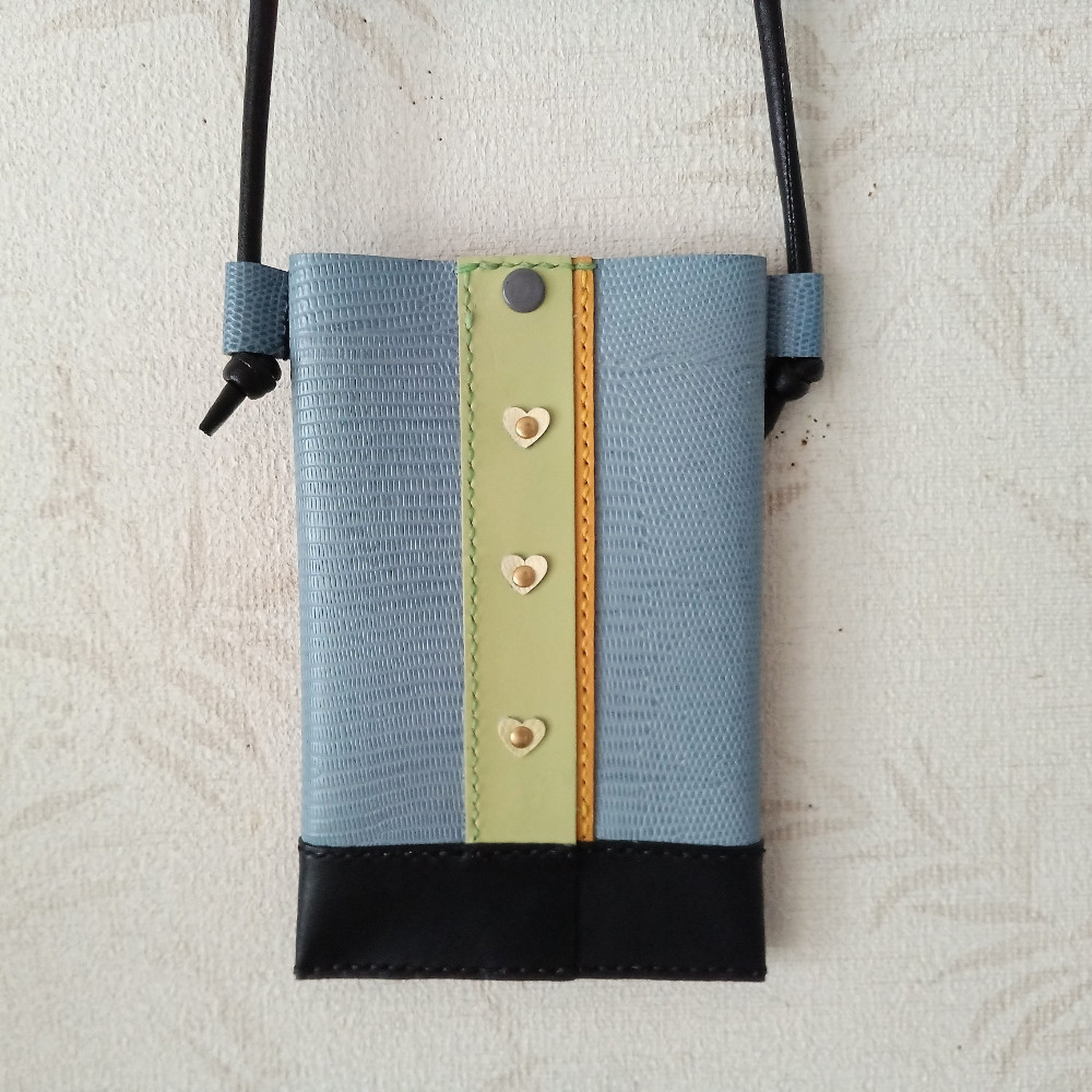 ぺたんこスマホショルダー