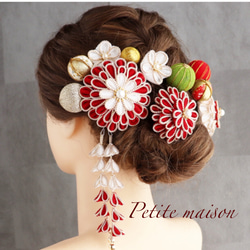 受注制作)真紅と白の縁取りつまみ細工髪飾り 飾り玉 水引飾り