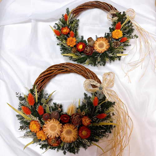 秋色 ハーフリース 中央から上 木の実のリース 茶系 暖色 プリザーブド