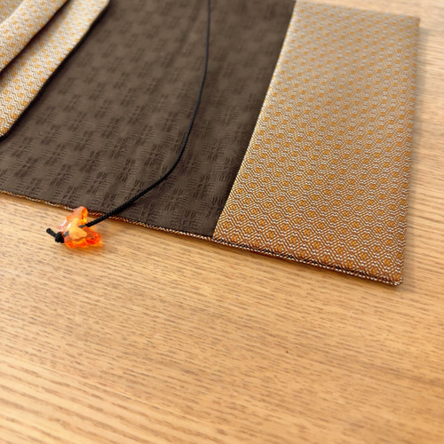 黄八丈 手縫いのブックカバー 文庫本サイズ ブックカバー Haori
