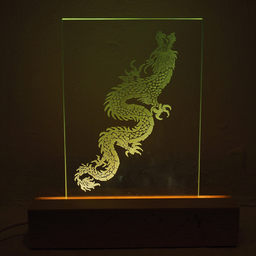 昇り龍 龍と繋がる、昇龍のグラスリッツェンLEDライトで美しく輝きます✨ 彫刻
