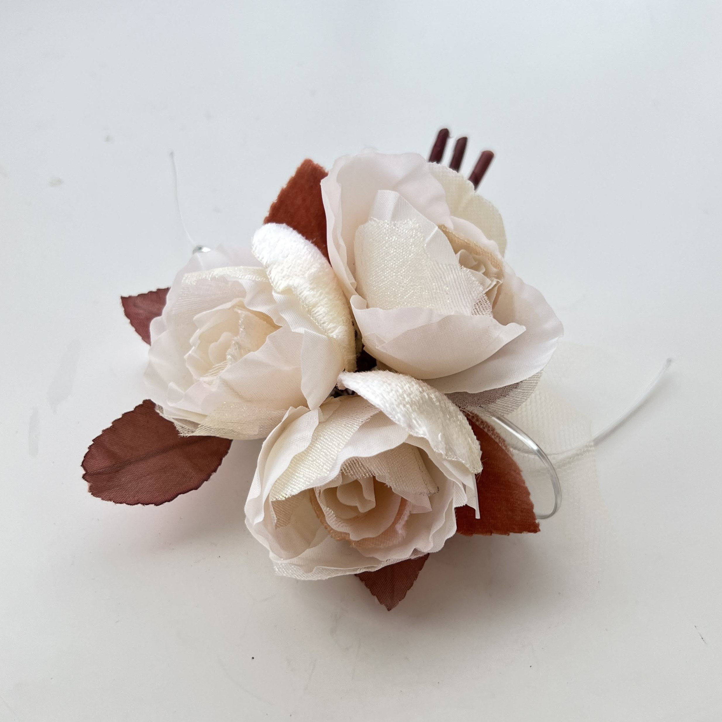 フォーマル用 手染めの小バラのブーケコサージュ＊キナリ