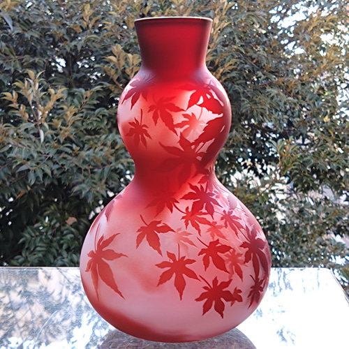 秋風」花器 ひょうたん型 紅葉 赤 サンドブラスト 一輪挿し・花瓶