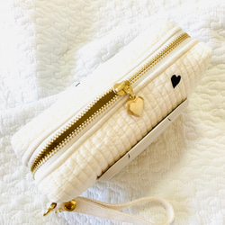 mini heart お尻拭きポーチ　H10.5W17 D5.5 ヌビポーチ　ヌビ　ウェットティッシュケース　ハート刺繍 4枚目の画像