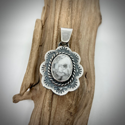 ニーチェ様 オーダー品 ホワイトバッファロー ハウライト シルバー