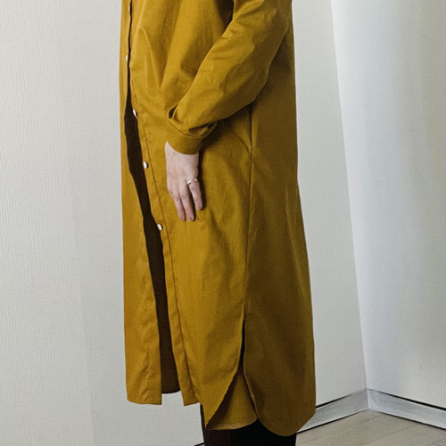マスタードコットン・ロングシャツ・綿100％・長身モデル