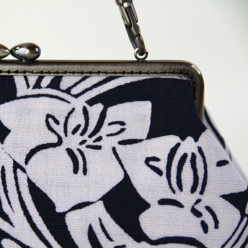 ハンドメイド　シルバー帯リメイク　がま口　バッグ　【訳あり】 ハンドメイド シルバー帯リメイク がま口 バッグ 【訳あり】の
