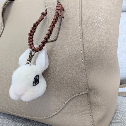 ✿羊毛フェルト✿ふわふわうさぎさん✿てんとう虫さん✿春✿Ω
