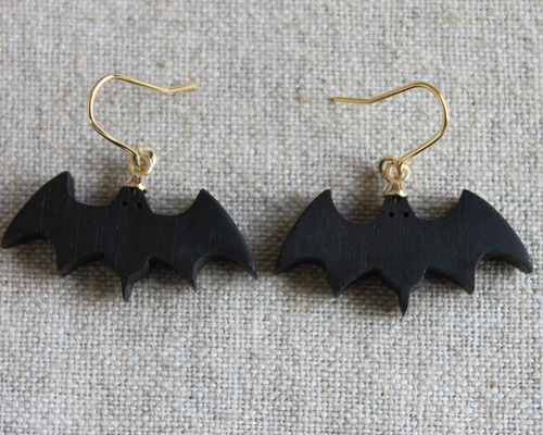 MAGICAL DESIGN シルバーピアス　コウモリ　BAT EARRING MAGICAL DESIGN シルバーピアス コウモリ BAT EARRING Amazon