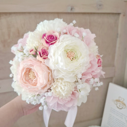 ブートニア付・送料無料】幸せピンクの可愛いラウンドブーケ