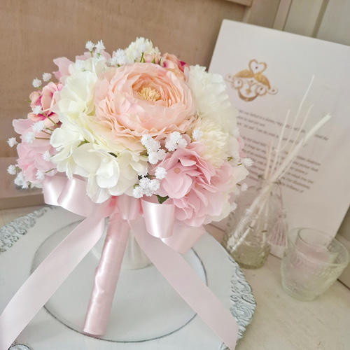 ブートニア付・送料無料】幸せピンクの可愛いラウンドブーケ