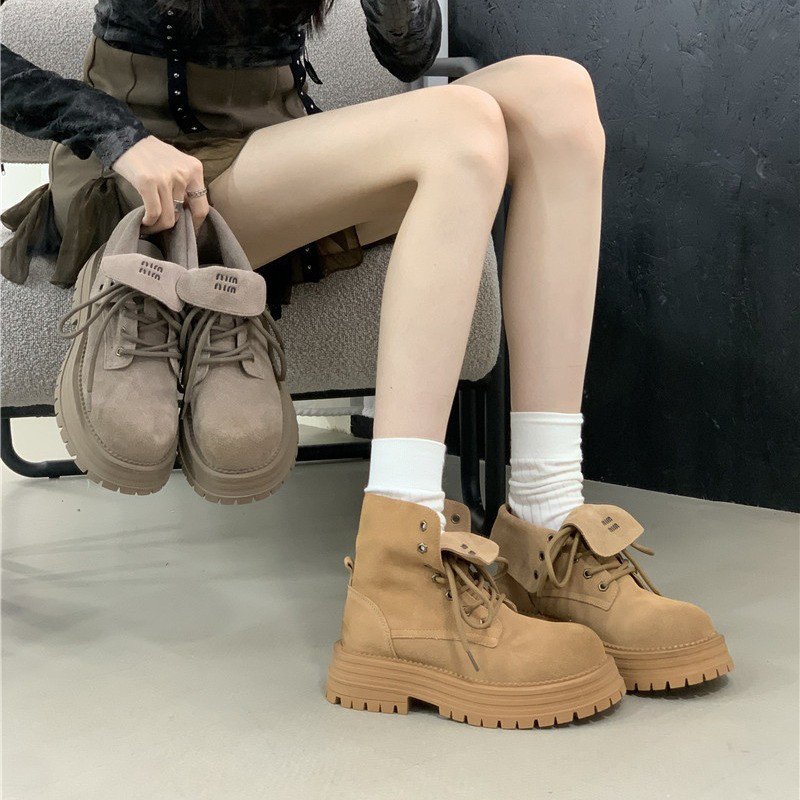 新作のマルティニーク靴機関車靴・丈が短くても履ける女性ブーツ W434