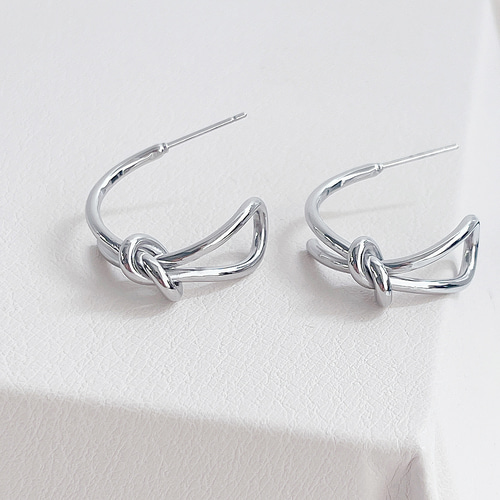 付けっぱなしOK！ノットデザイン ステンレスフープピアス【ste46