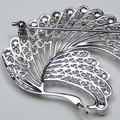 シルバー 本真珠ブローチ孔雀ピーコックデザインベビーパール×18珠