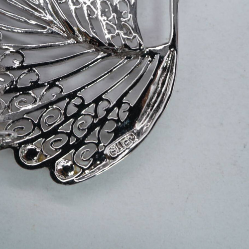 シルバー 本真珠ブローチ孔雀ピーコックデザインベビーパール×18珠