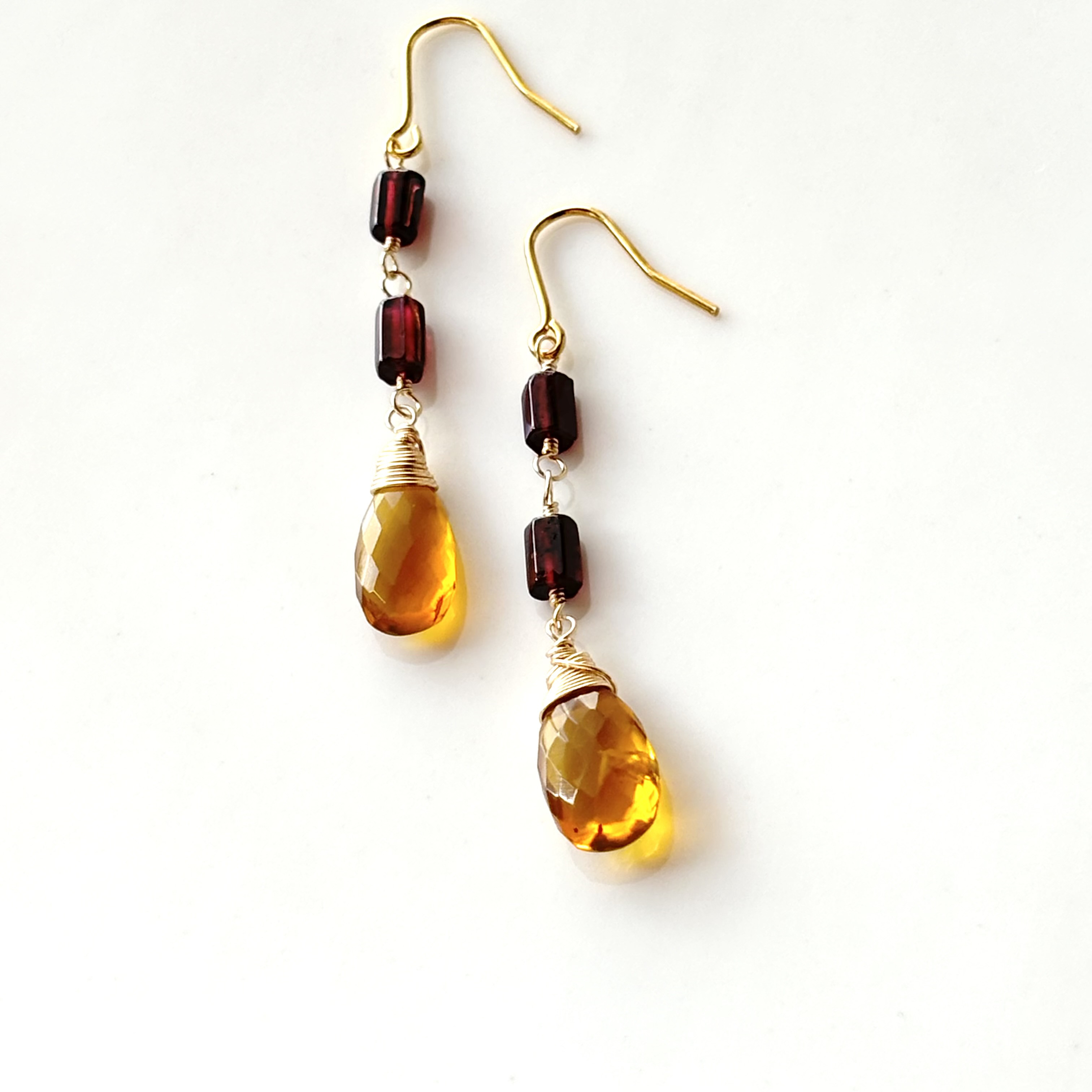 ロードライトガーネットとイエローオパールのピアス/14kgf