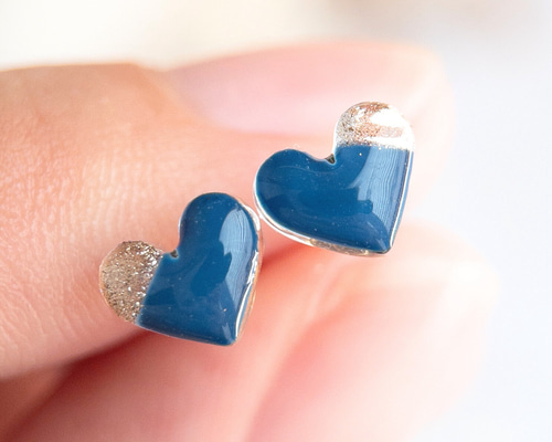 ピアス　イヤリング　ハート　斜め　青　水色　クリアチャーム　ビーズ　推し活 ピアス イヤリング ハート 斜め 青 水色 クリアチャーム ビーズ