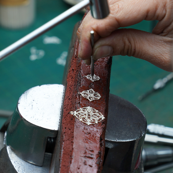 【12ヶ月誕生石】フィリグリーネックレス‐Arabesque‐《送料無料》天然石 クリスマス 13枚目の画像