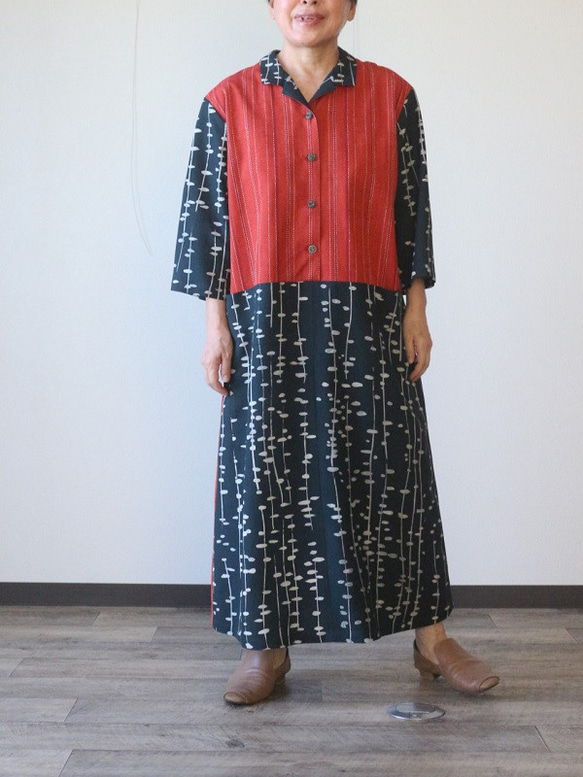 期間限定値下げ中！着物リメイク　正絹紬よりシャツワンピース 着物リメイク 赤の刺し子紬と雨垂れ着物合せオープンカラーワンピース