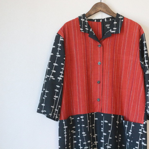 着物リメイク　ワンピース　鬼　ろうけつ染め 黒留袖 着物 リメイク ワンピース ドレス 二/2部式お太鼓 袋帯