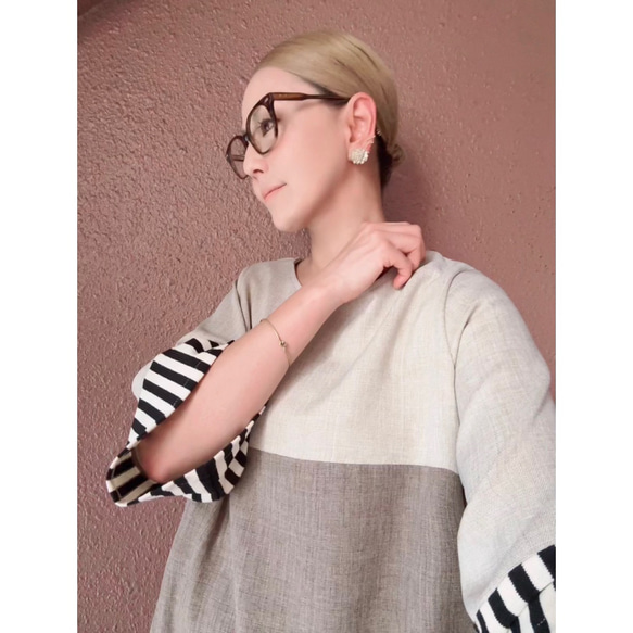 RATA❤️選擇你的長度❤️條紋袖連身裙❤️一件就很酷很可愛❤️非常適合畢業典禮和入學典禮❤️優雅的灰褐色 第2張的照片