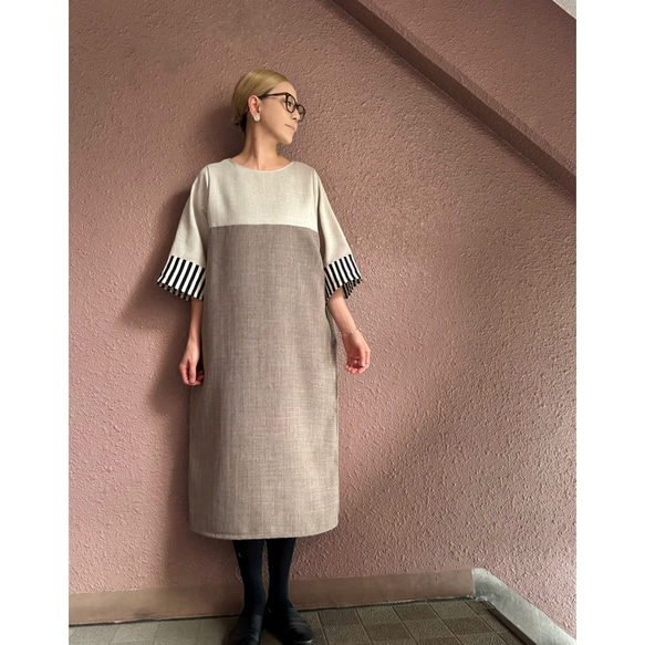 RATA❤️選擇你的長度❤️條紋袖連身裙❤️一件就很酷很可愛❤️非常適合畢業典禮和入學典禮❤️優雅的灰褐色 第4張的照片