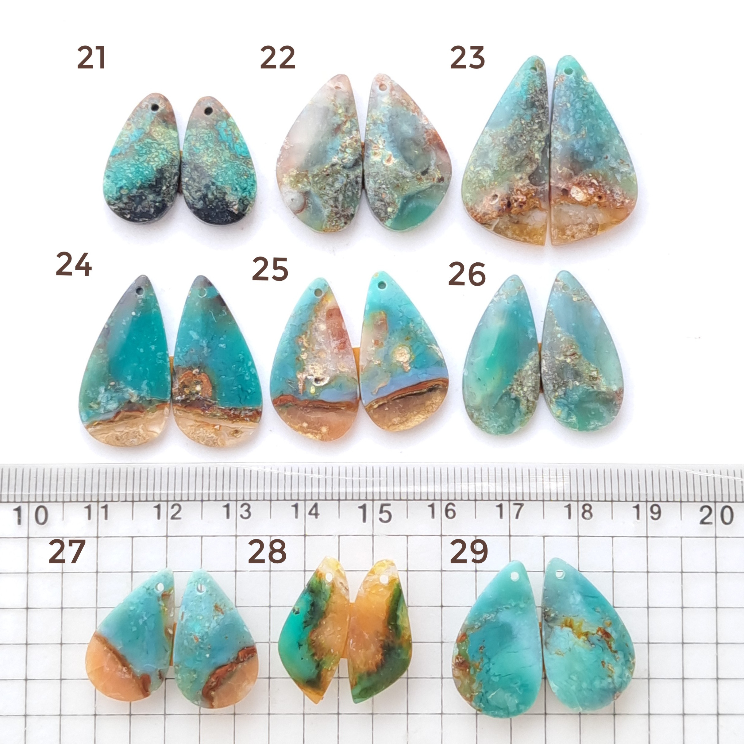 ブルーオパライズドペトリファイドウッド（ブルー） 天然石