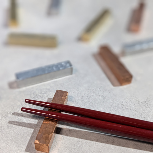 銅槌目加工箸置き 箸・箸置き brass&copper 通販 18273106
