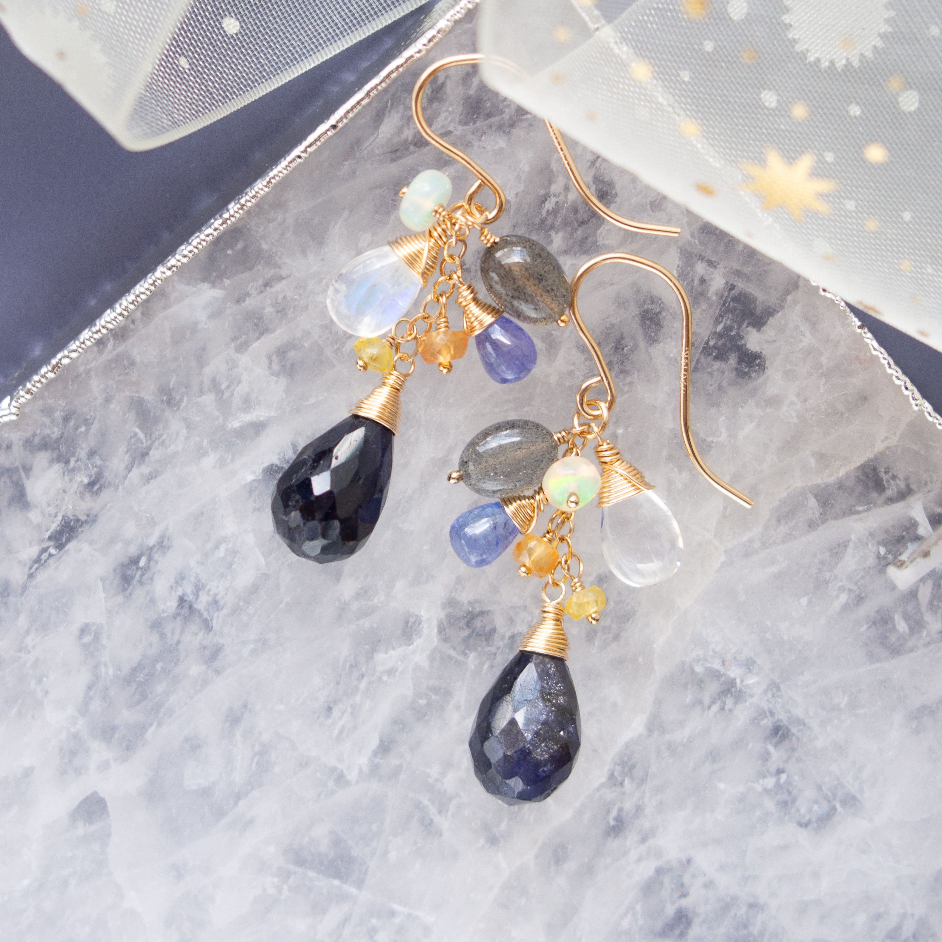 アイオライトと天然石（ラブラドライト・レインボームーンストーン）の彩りピアス（14KGF）／イヤリング