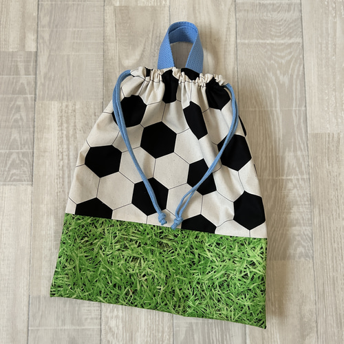 お着替え袋 サッカー ボール 芝 持ち手付き 巾着袋 体操服袋・お着替え
