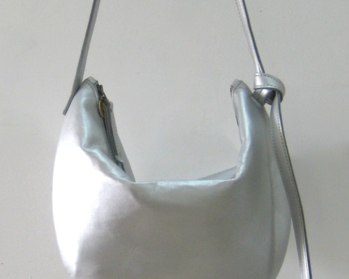 バッグ・カバンその他 YEOMIM half moon bag silver yeo-311 made by yeomim.