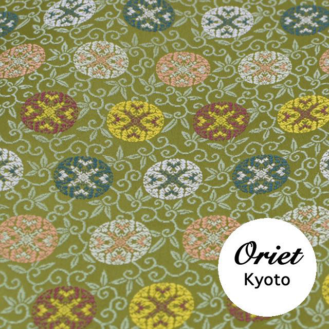 金襴 生地 正絹 浮唐草に浮線菊 草色 16付（395-V1）☆幅33cm×長さ50cm☆連続カット可