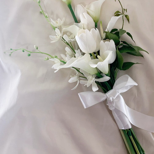 チューリップとカラーのアームブーケ＆ブートニア【アーティフィシャル