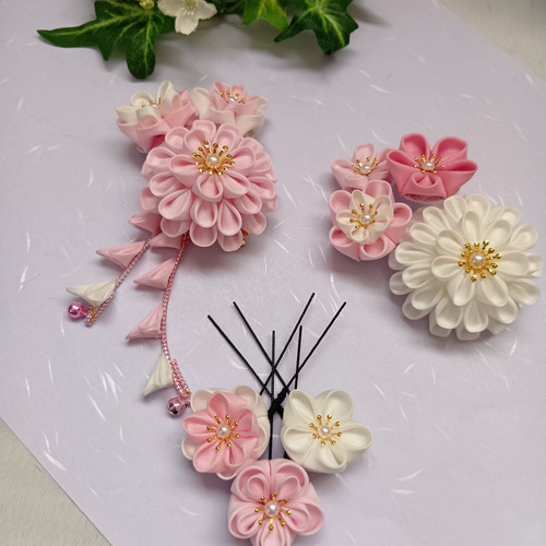 専用画面 ¥2500 つまみ細工髪飾り ピンク系　ハンドメイド 大人かわいい 髪飾り ピンク 白 つまみ細工 ヘアアクセサリー クリップ