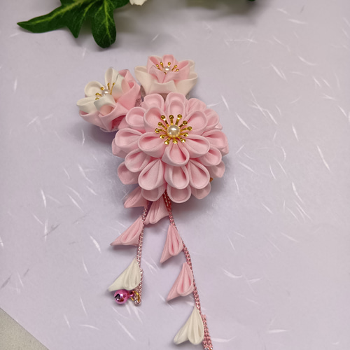 大人かわいい 髪飾り ピンク 白 つまみ細工 ヘアアクセサリー クリップ