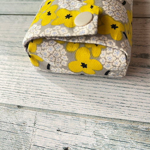 立体ポケットティッシュケース 黄色花柄 カン付き ポータブル