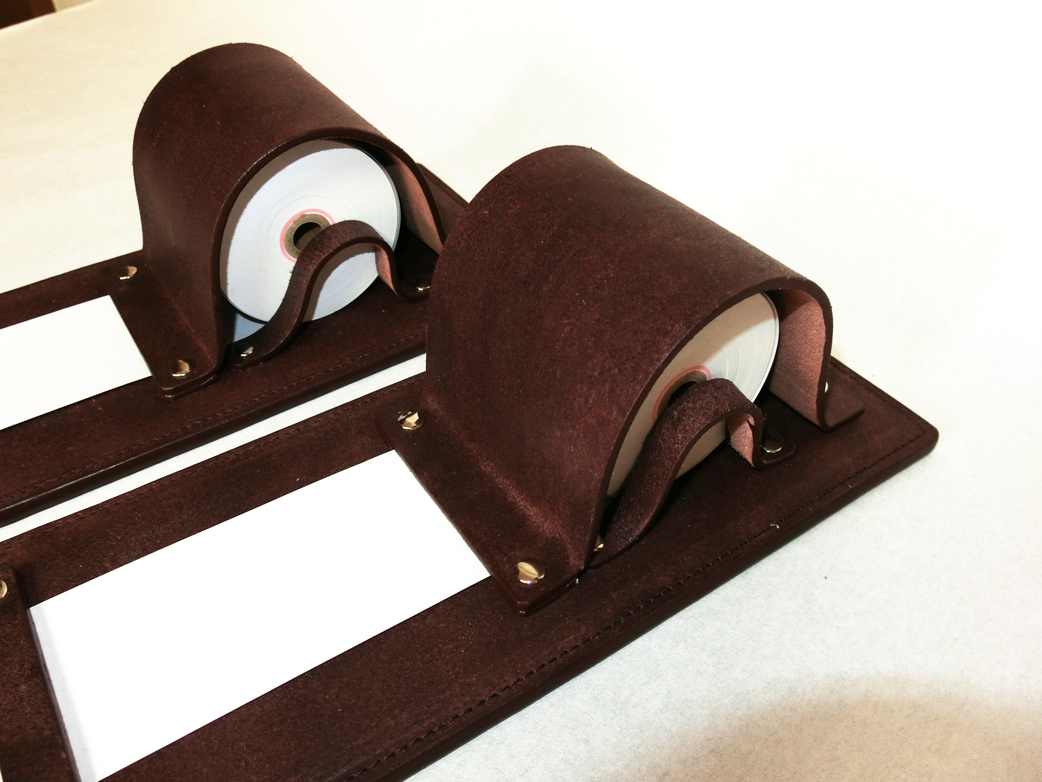 牛革ﾛｰﾙﾍﾟｰﾊﾟｰﾒﾓﾎﾙﾀﾞｰ