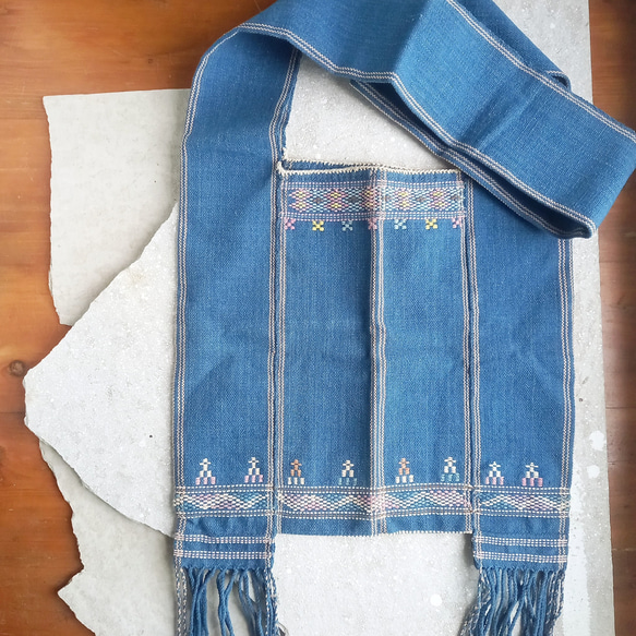 カレン族の草木染め手織りショルダーバッグ / 藍 三角クロス柄