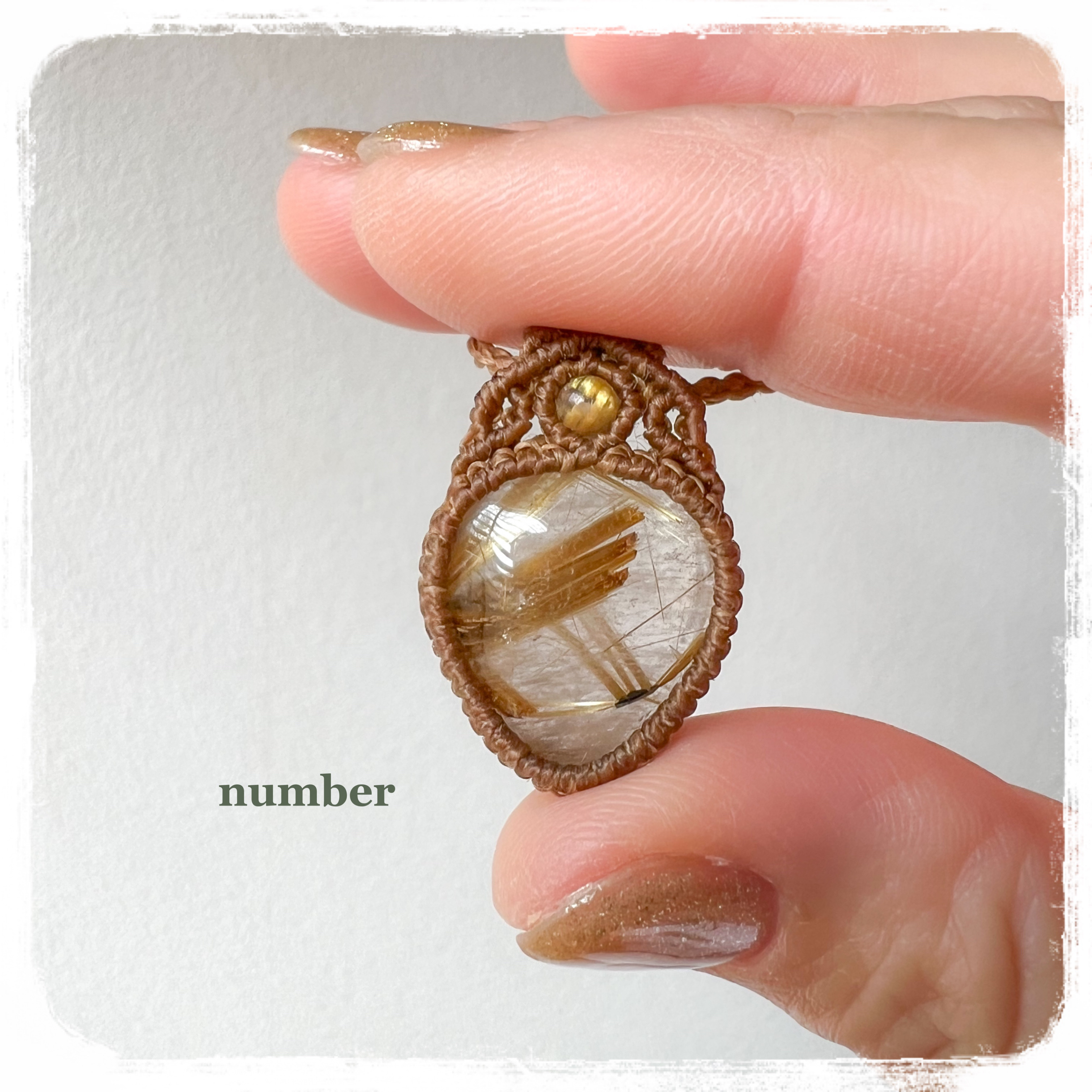 ★黄金に輝く★ルチルクォーツのマクラメネックレス★