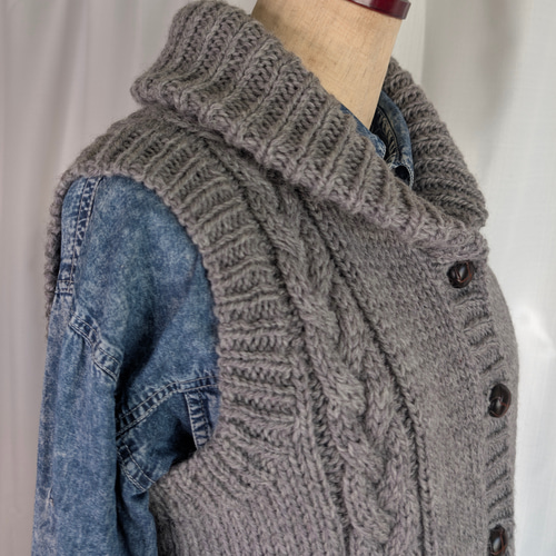 中川政七商店 コクーン ウール ニットベストカーディガン へちま襟 20％OFF ケーブル模様 ショールカラーのベスト ケーブル模様 ヘチマ襟