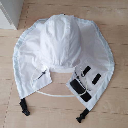 【 大感謝セール】 再再販】フード型レインハット・ヘルメット用レインハット（白 ウェア