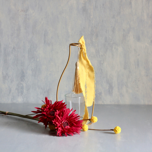 レッドガーベラ2本とスプレークラスペディア】｜アーティフィシャル