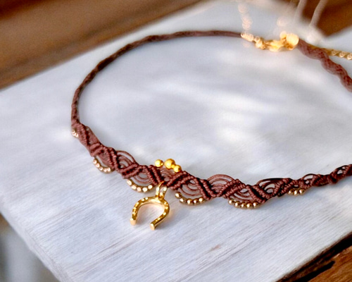 再販】幸運のホースシュー「馬蹄」チョーカーマクラメ・サイズオーダー