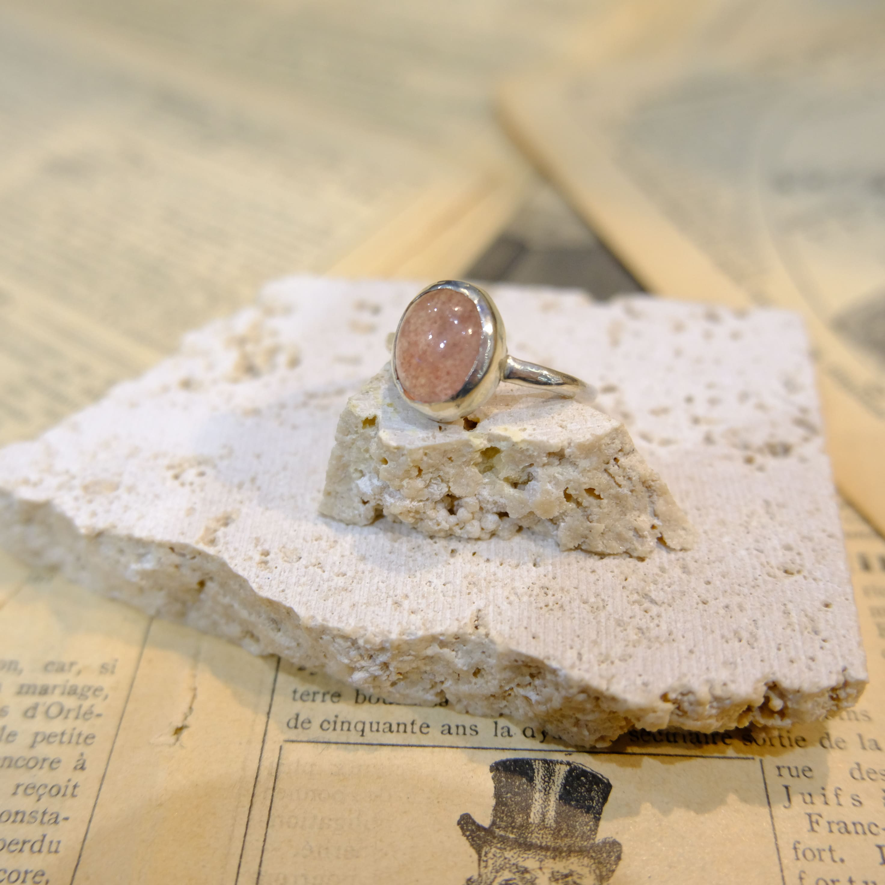 silver950 handmade strawberry quartz 覆輪留め