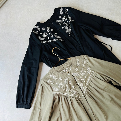 新送0】刺繍の胸元が華やかな前ボタンワンピース【刺繍前開きワンピ 